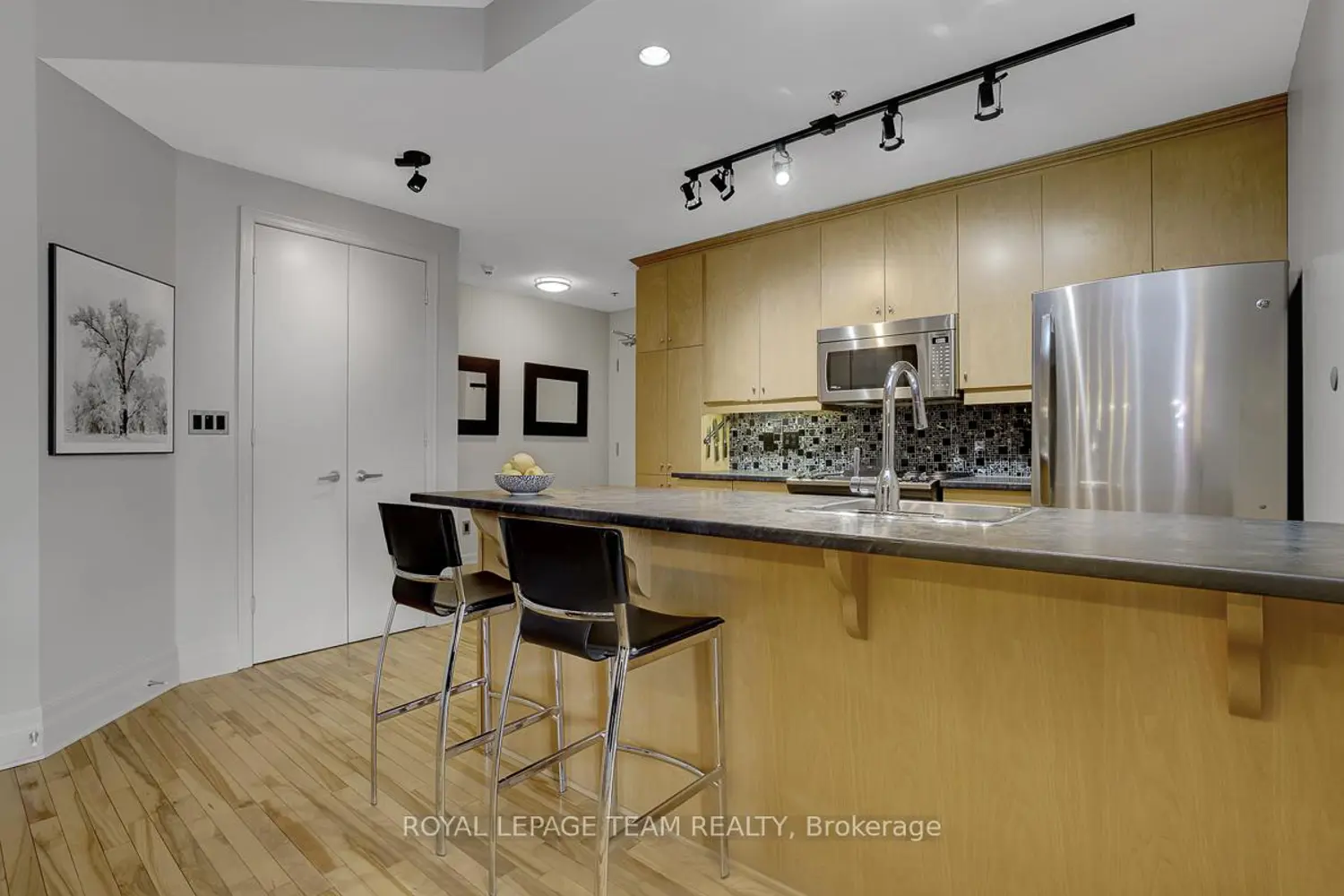 Additional image 3 of 457 Mcleod Street 301