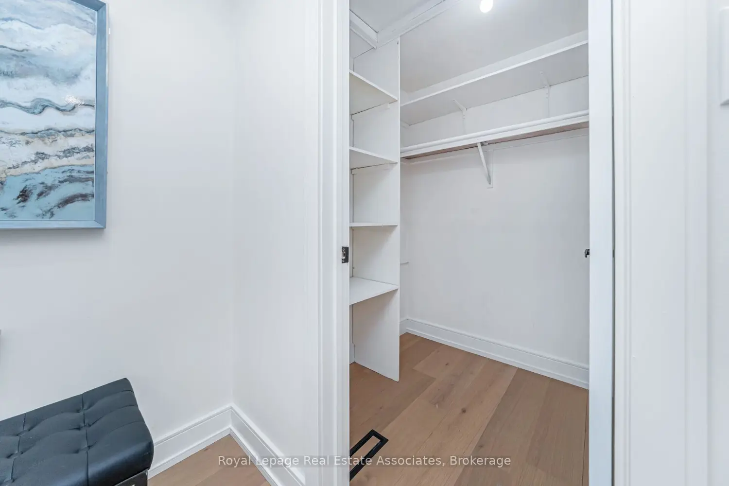 Additional image 11 of 471 Valhalla Court