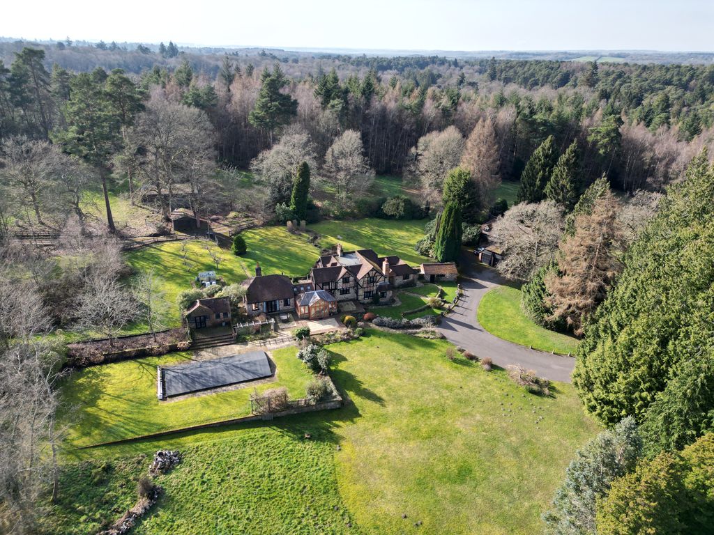 5 bed detached house for saleJumps Road, Churt, Farnham GU10