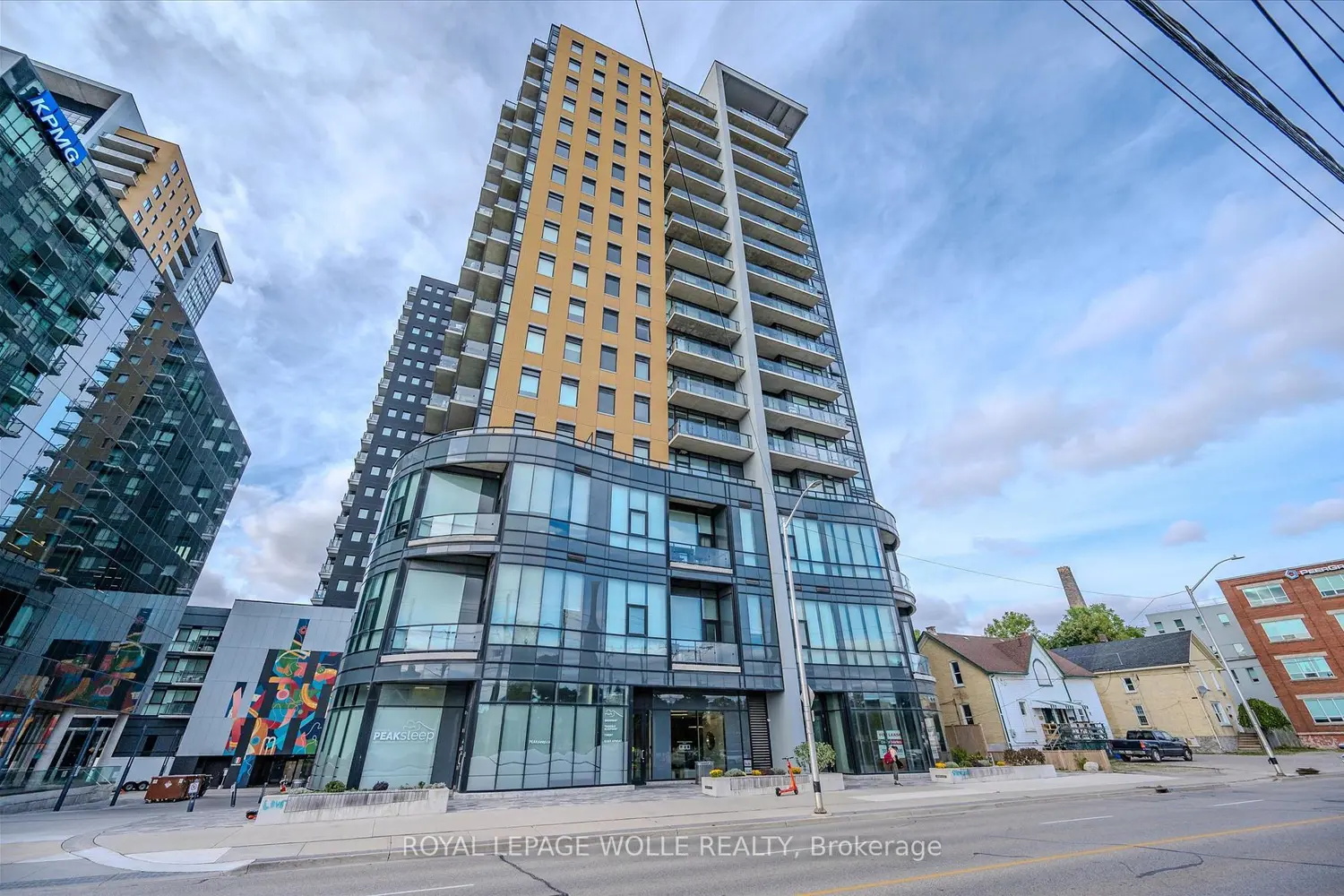 100 Garment Street 902 photo 2