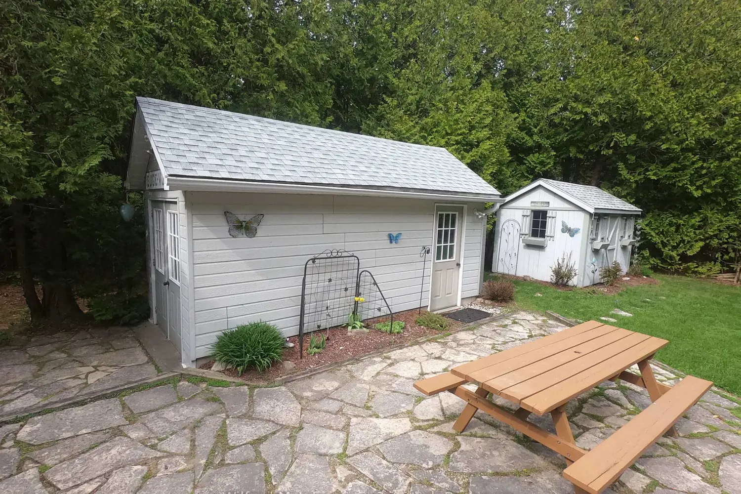 925 King Edward Avenue photo 3