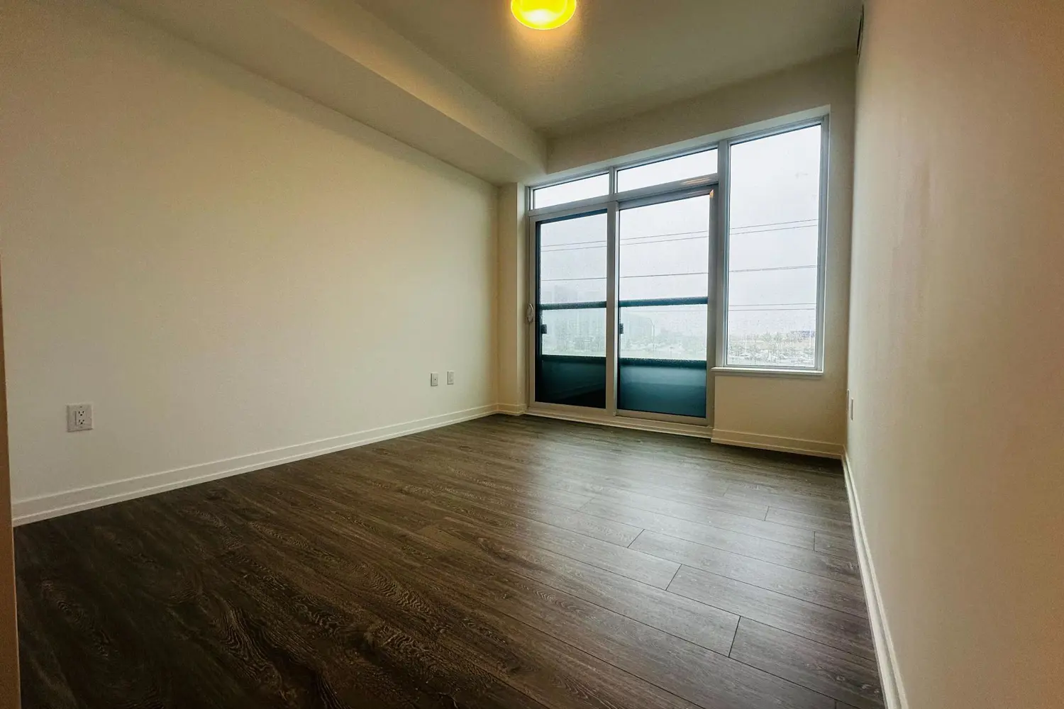 2485 Eglinton Avenue 503 photo 4