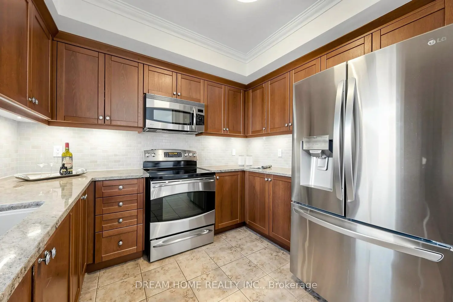 1342 Corm Street photo 5