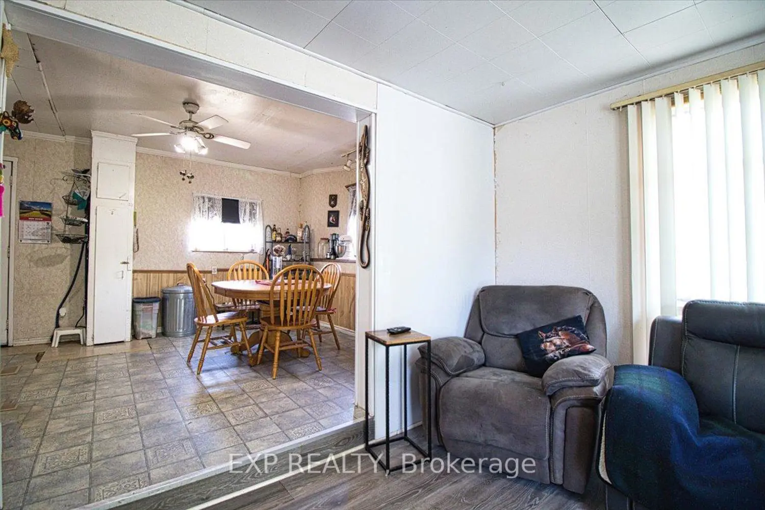 252 Queen Street photo 5