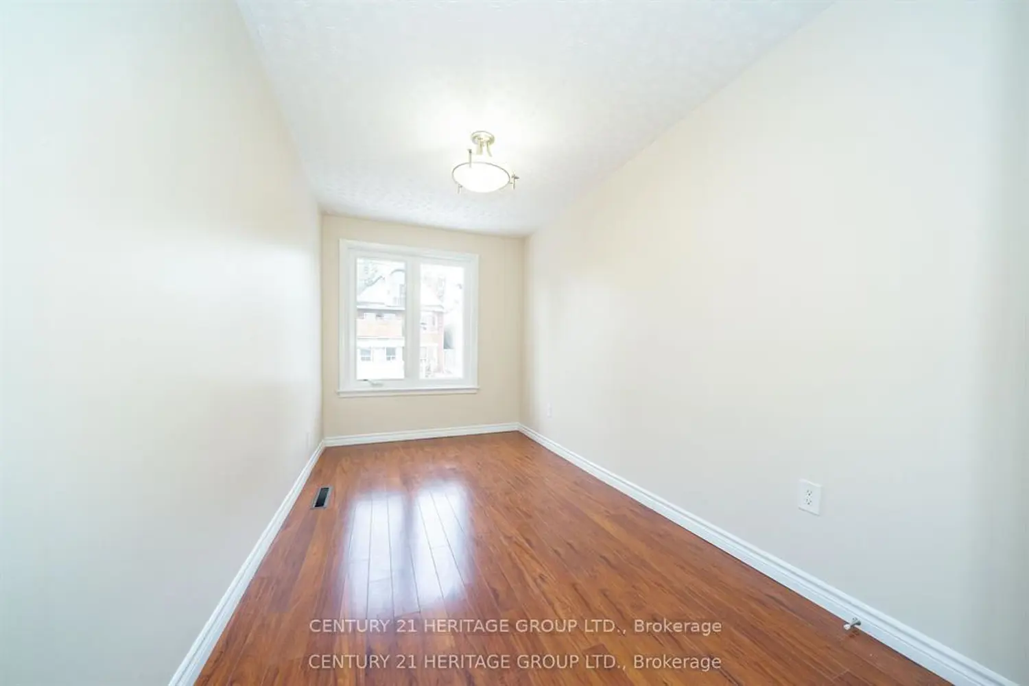 Additional image 11 of 215 Keele Street