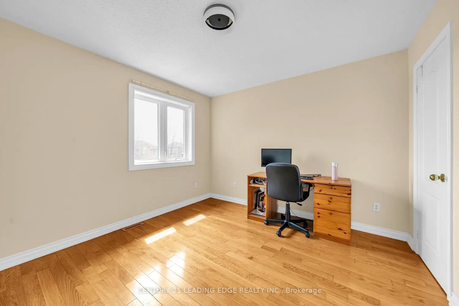Additional image 15 of 146 Roxbury Street