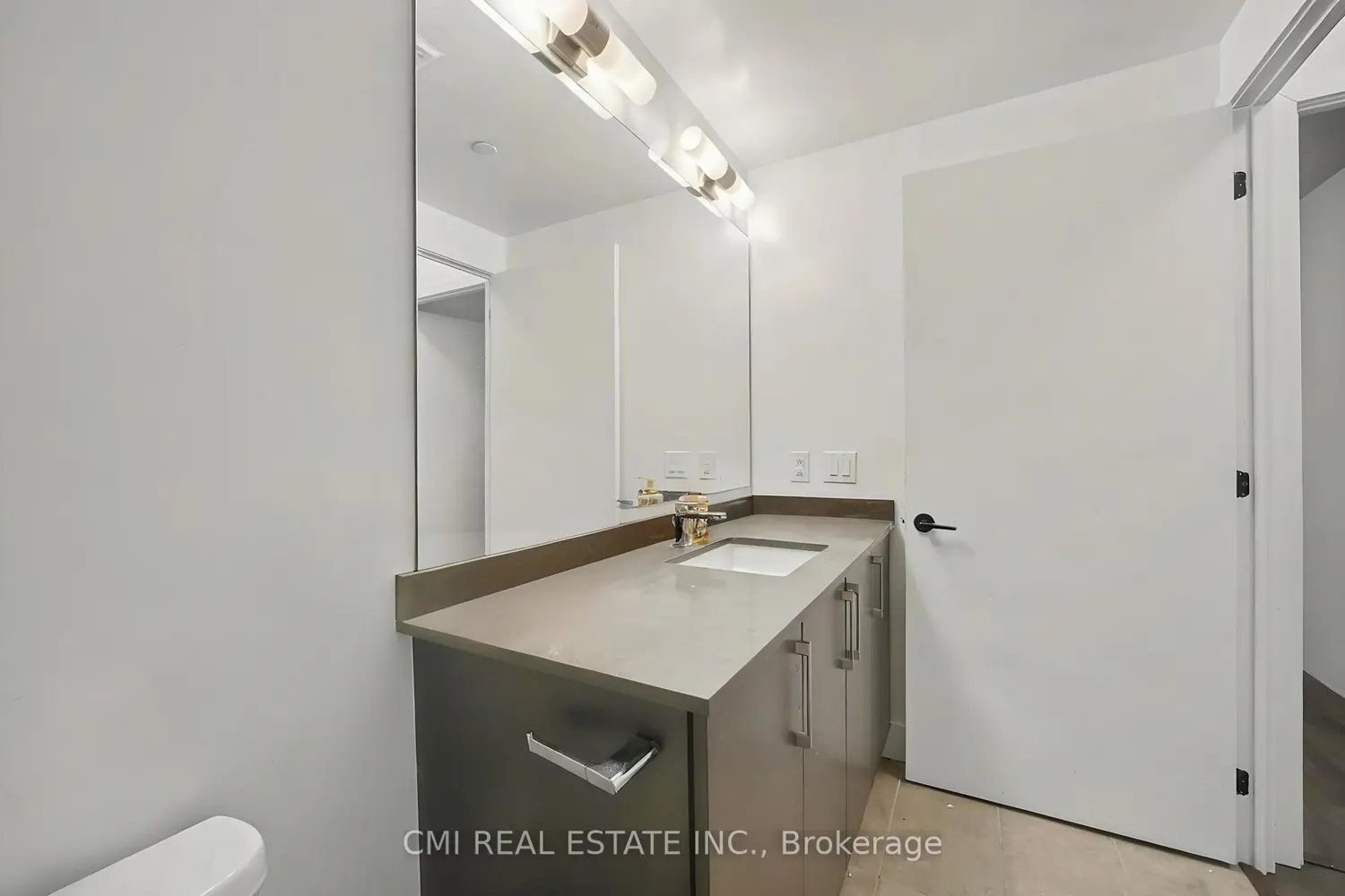 Additional image 12 of 2450 Old Bronte Road 242