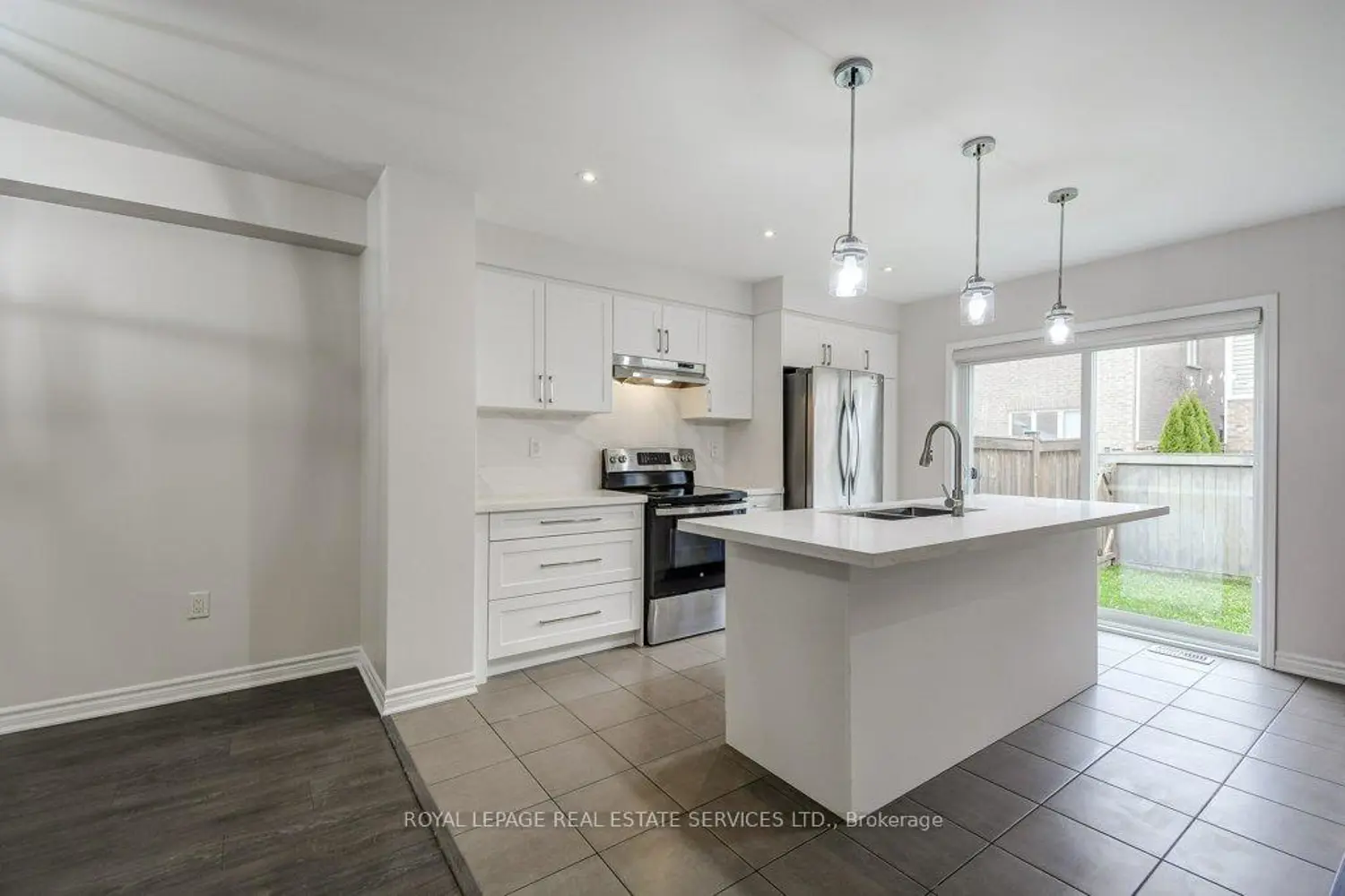 329 Gooding Crescent photo 5
