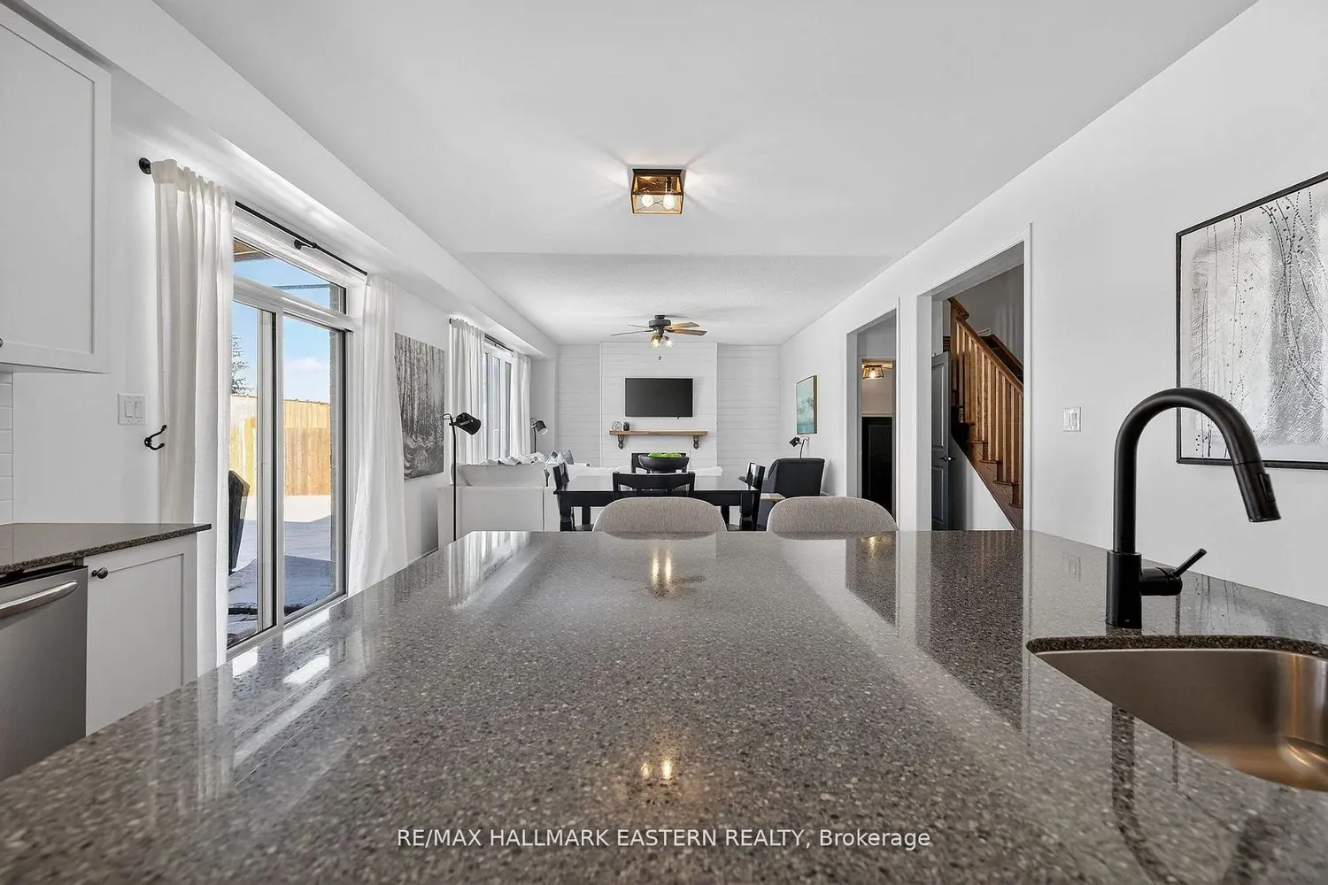 141 Highlands Boulevard photo 5
