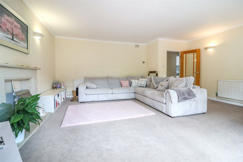 Additional image 3 of 2 bed maisonette for saleHeathfield Court, Fleet, Hampshire GU51