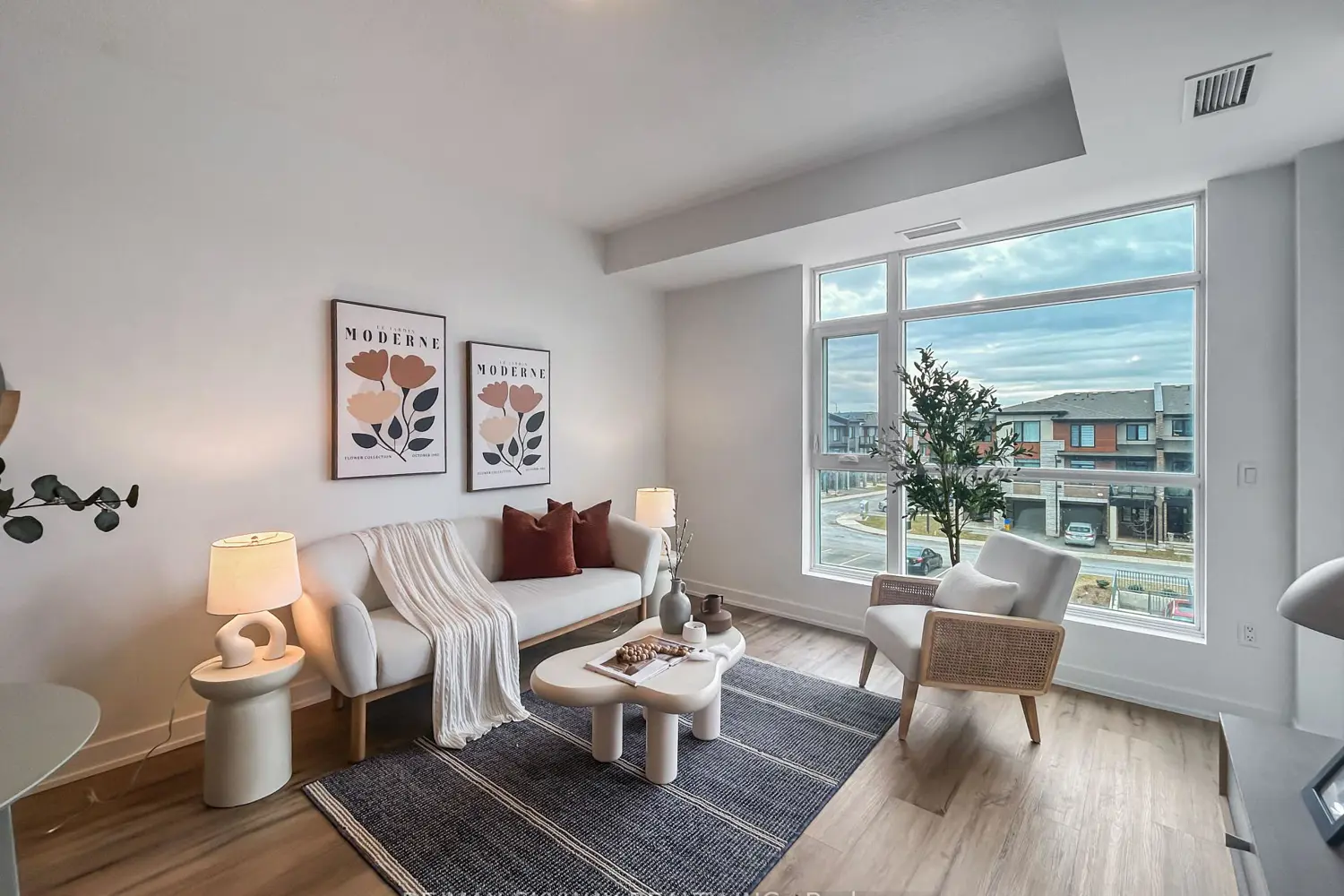 600 North Service Road 306