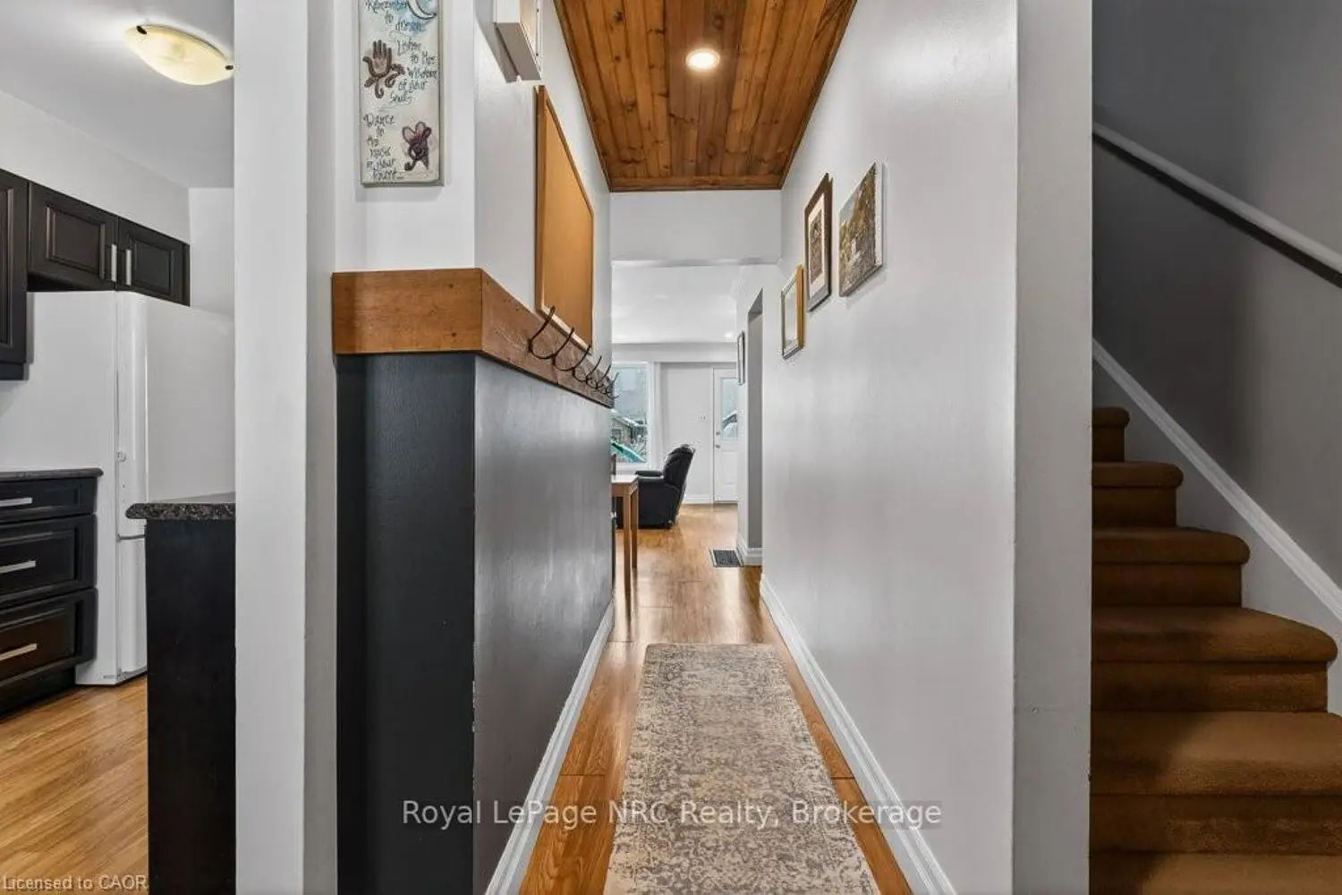 158 Dufferin Avenue photo 2