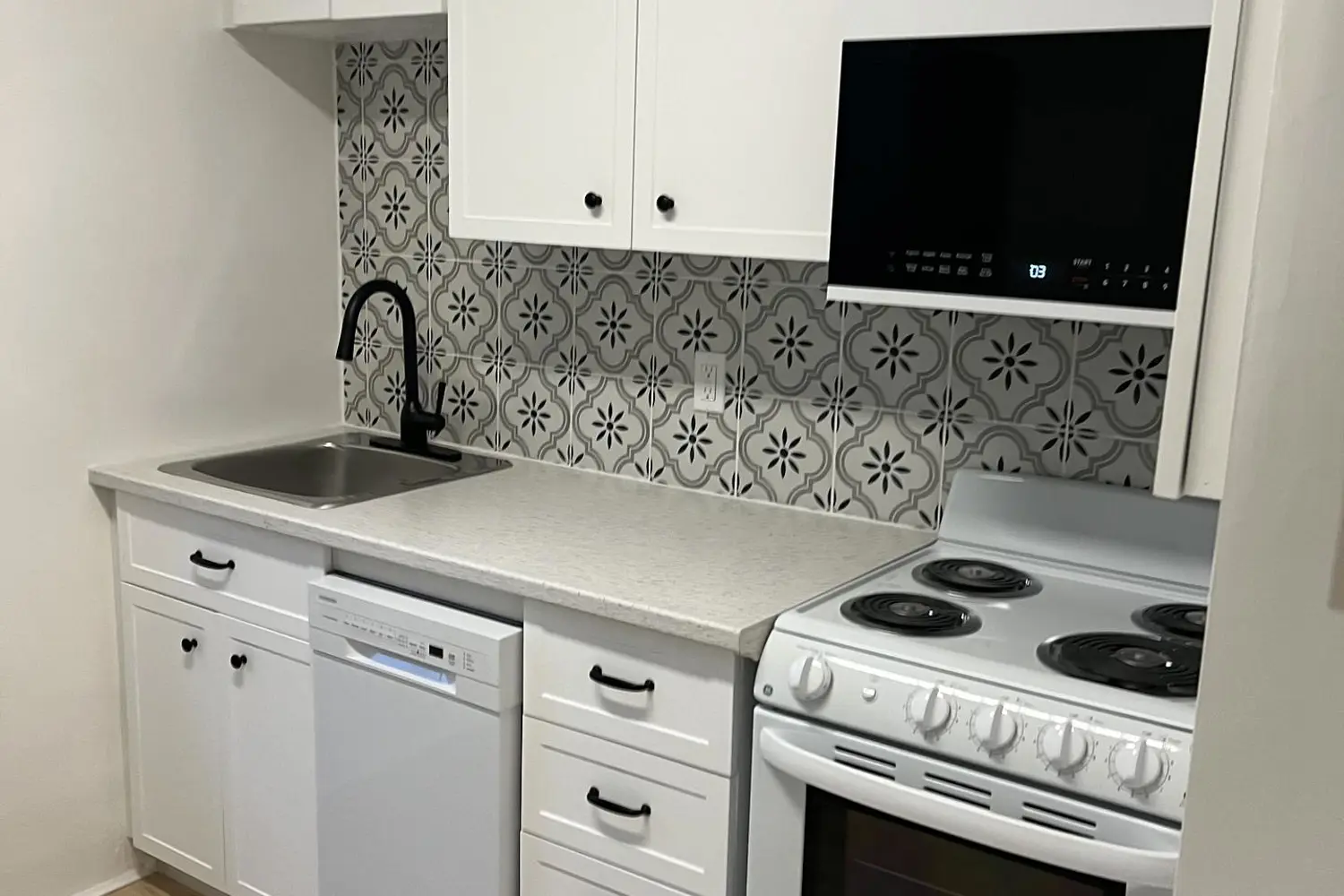 146 Bleecker Avenue photo 3