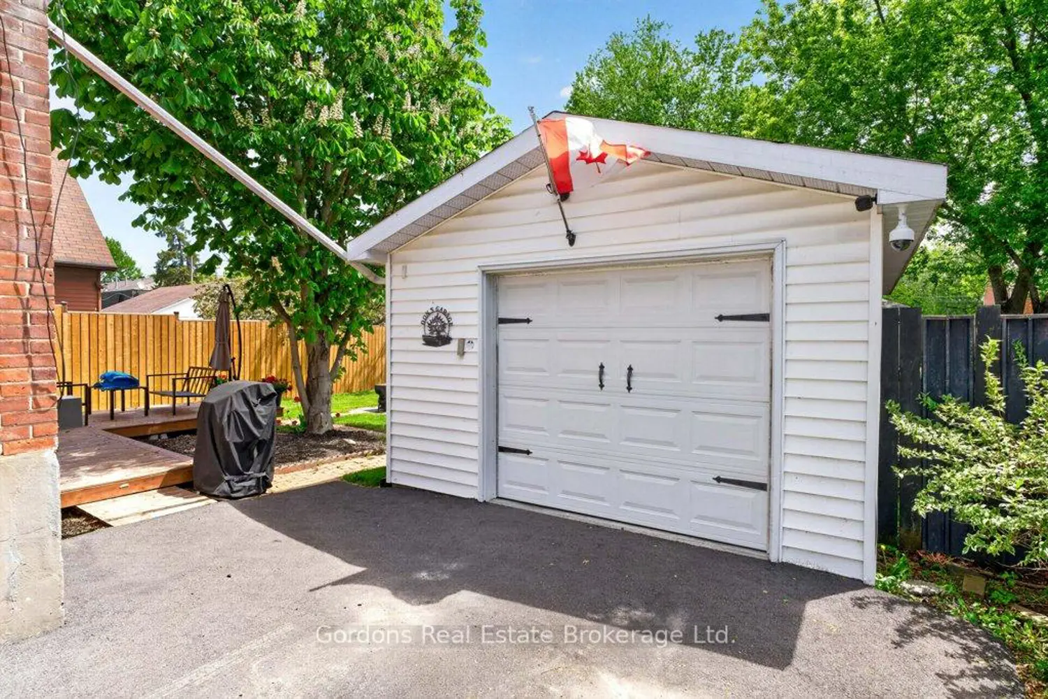 21 Wellington Crescent photo 4