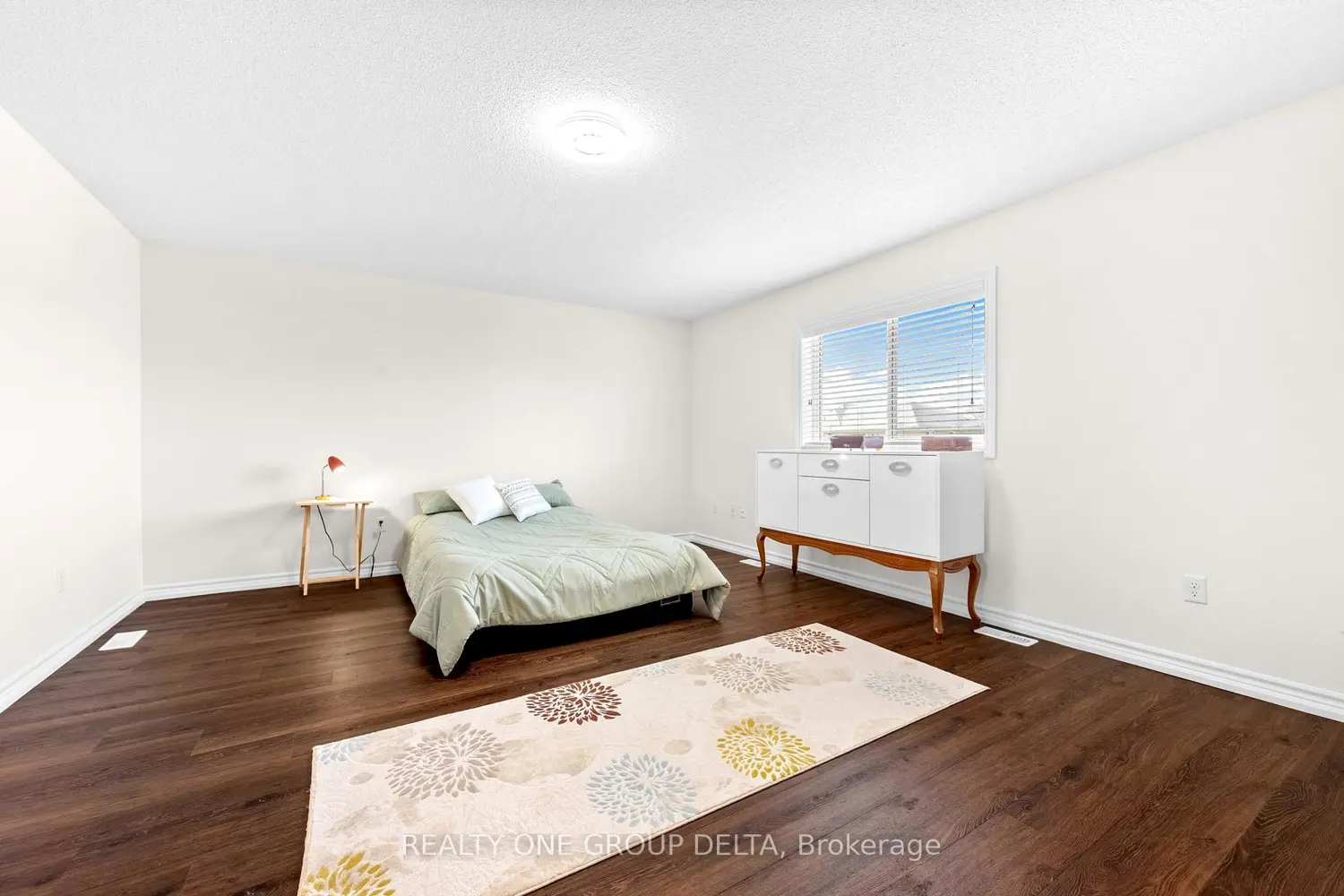 Additional image 9 of 8 Charlemagne Avenue