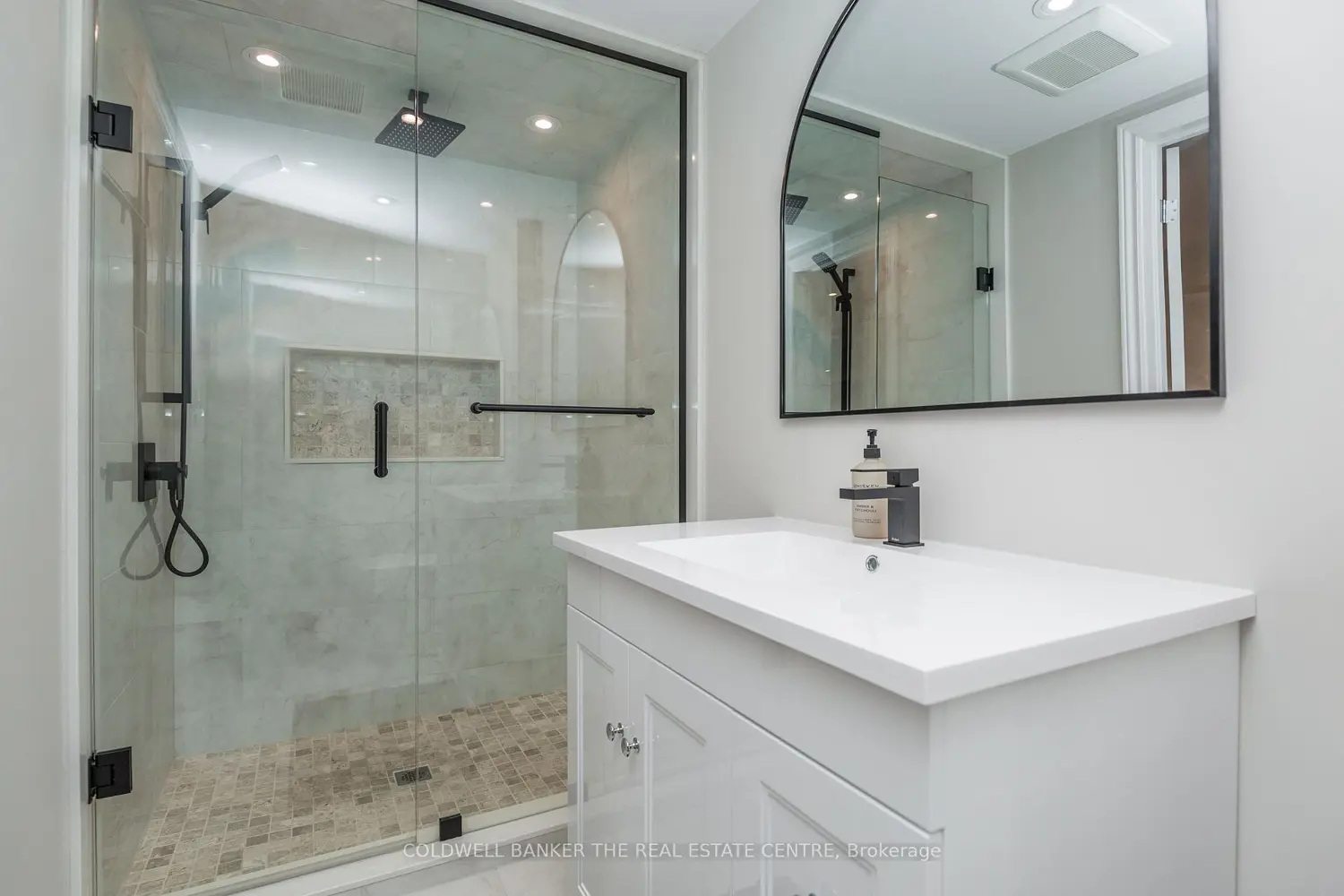 2218 Mildred Avenue photo 5