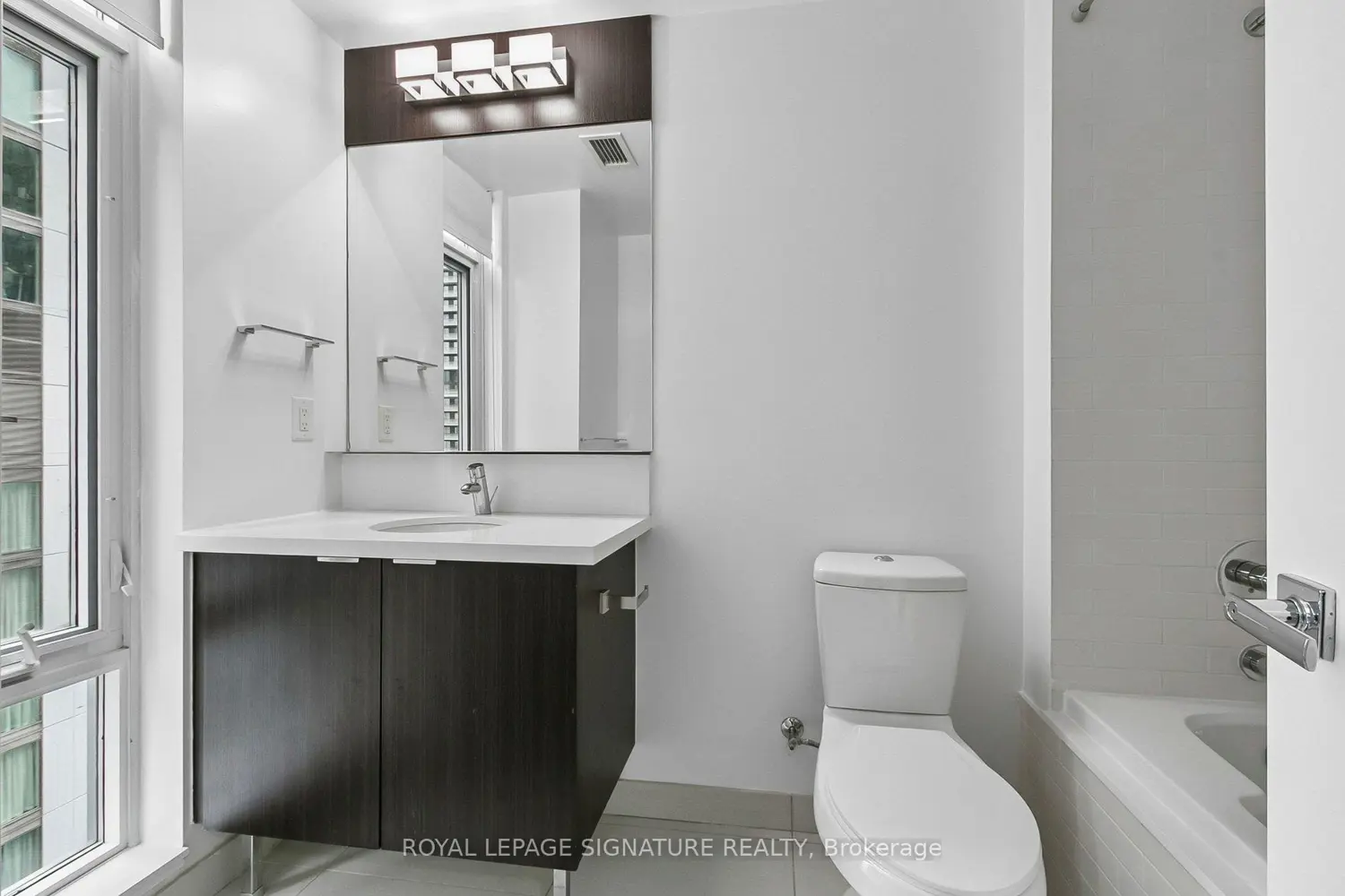 Additional image 9 of 21 Widmer Street 2202