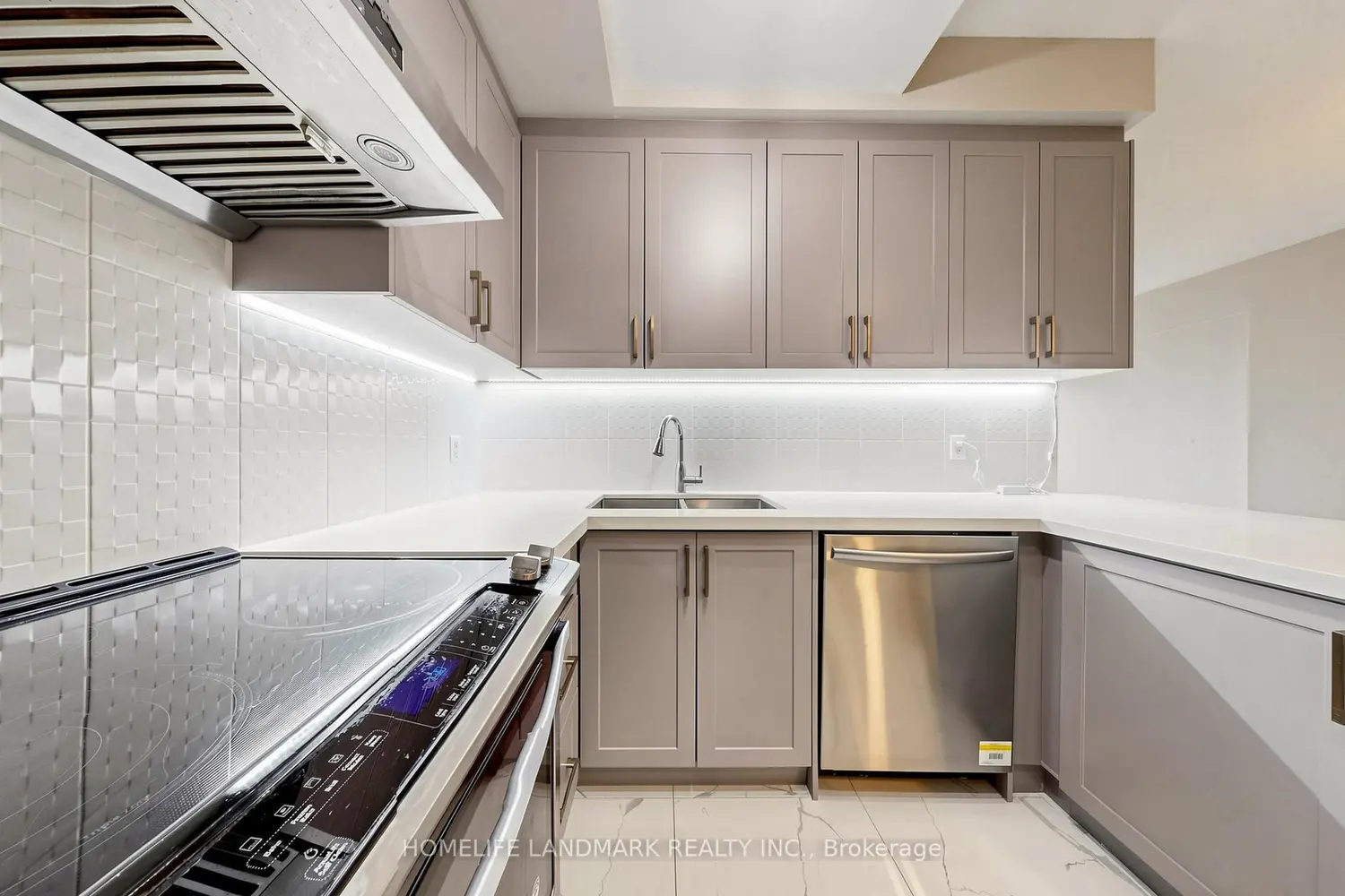 Additional image 9 of 21 Upper Duke Crescent 314B