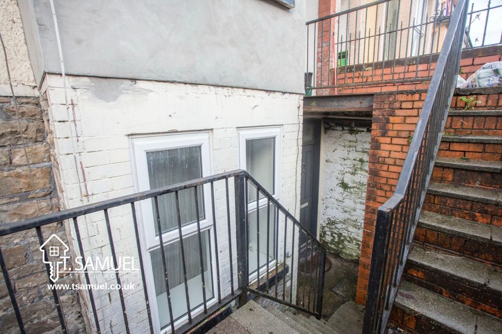 3 bed terraced house for saleNorth Road, Ferndale CF43