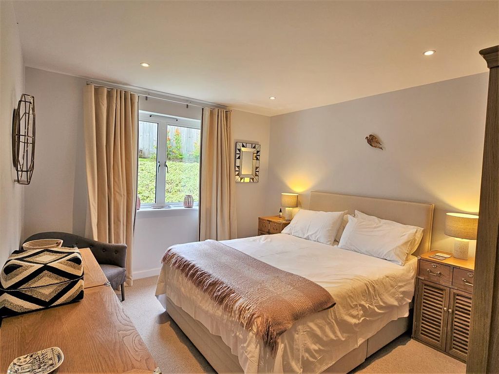 Additional image 13 of 2 bed flat for saleStation Road, Fowey PL23