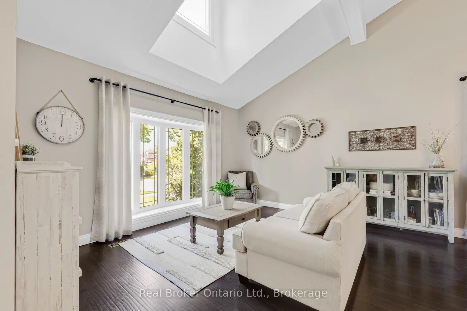 206 Athenia Drive photo 3