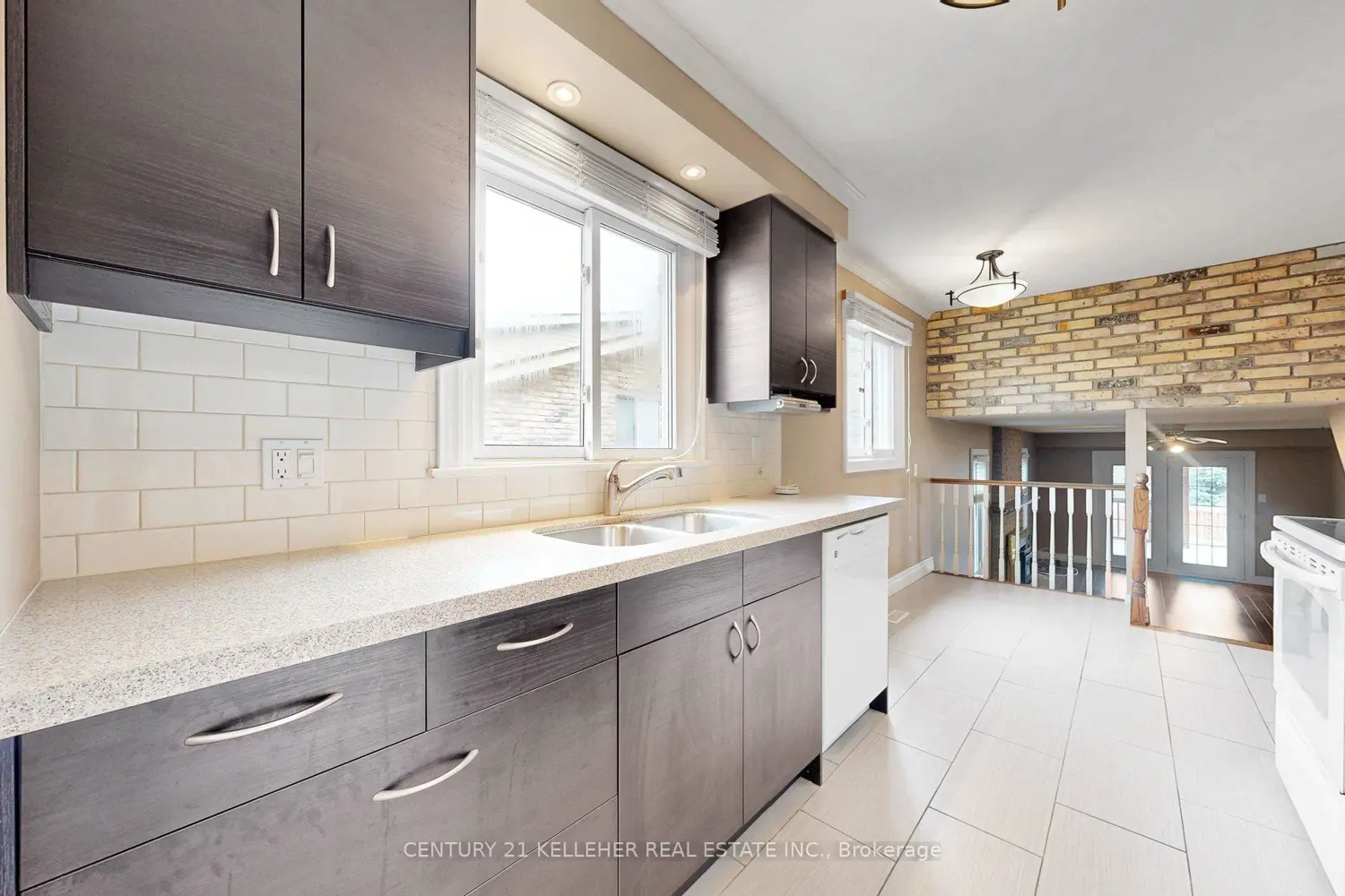 6251 Atherly Crescent photo 5
