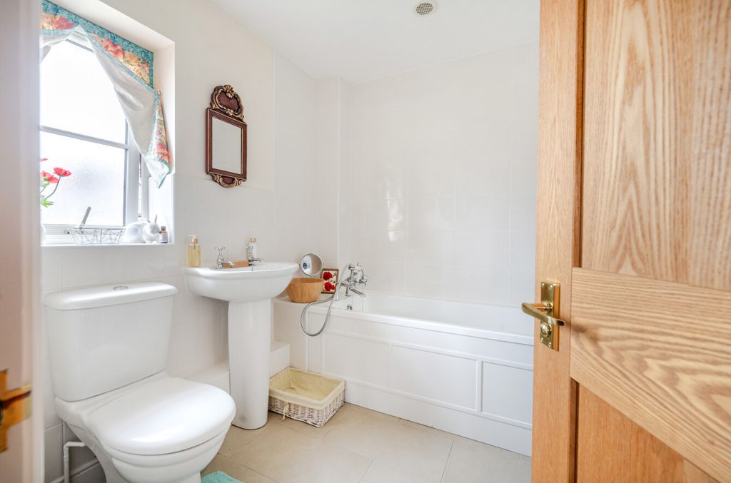 Additional image 11 of 4 bed detached house for saleHaynes Close, Faringdon, Oxfordshire SN7