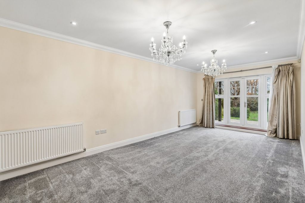 Additional image 7 of 2 bed flat for salePackhorse Road, Gerrards Cross, Buckinghamshire SL9