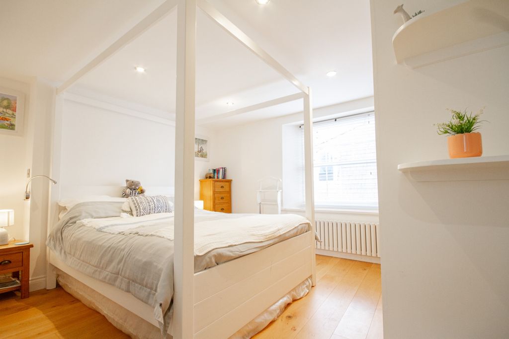 Additional image 10 of 2 bed flat for saleCockleshell, Flat 3, Esplanade, Fowey PL23
