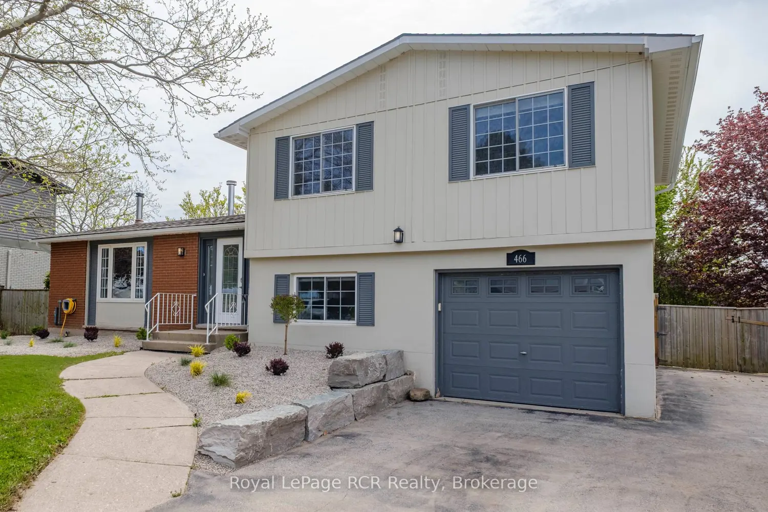 466 Highland Drive photo 2