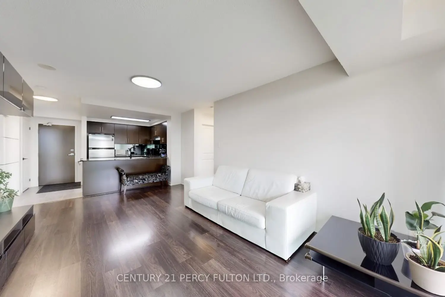 9 George Street 1612 photo 3