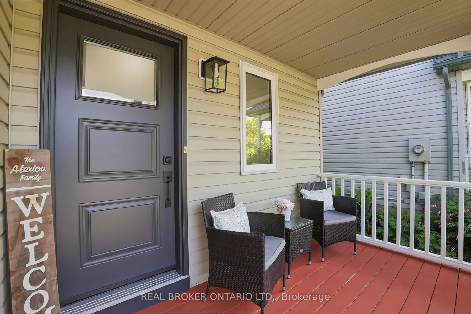 136 Marcy Crescent photo 2
