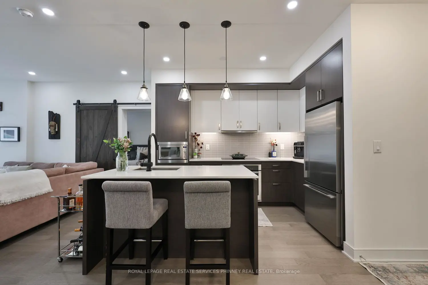 1575 Lakeshore Road 155 photo 4