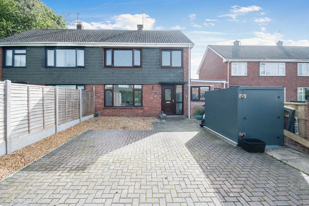 Additional image 3 of 5 bed semi-detached house for salePennys Crescent, Fordingbridge SP6