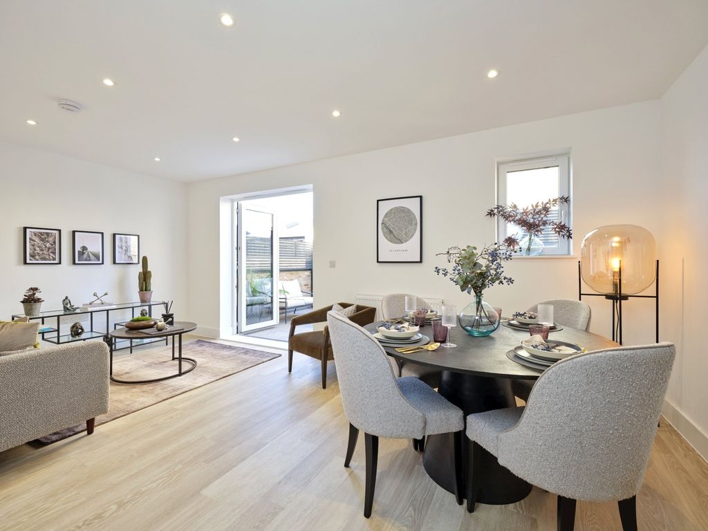 Additional image 2 of 2 bed flat for saleTopsham Road, Exeter, Devon EX2