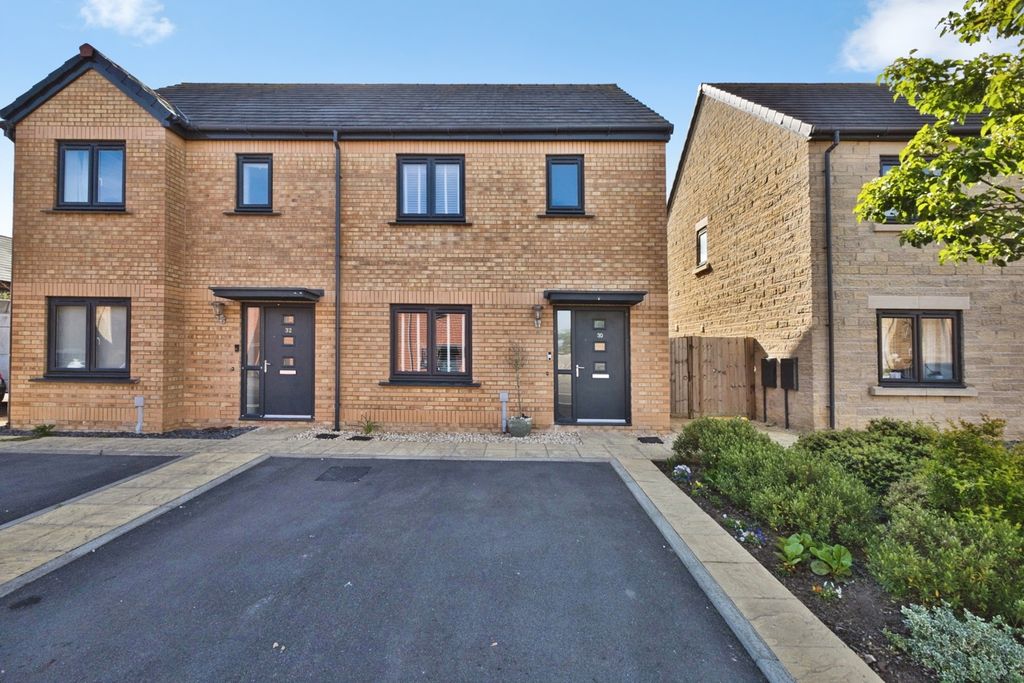 3 bed semi-detached house for saleTudor Pole Road, Glastonbury, Somerset BA6