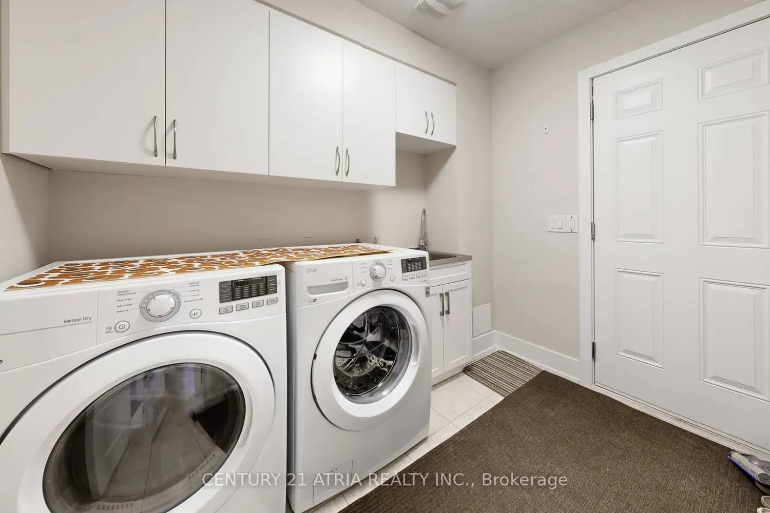 15 Thorncrest Drive photo 5