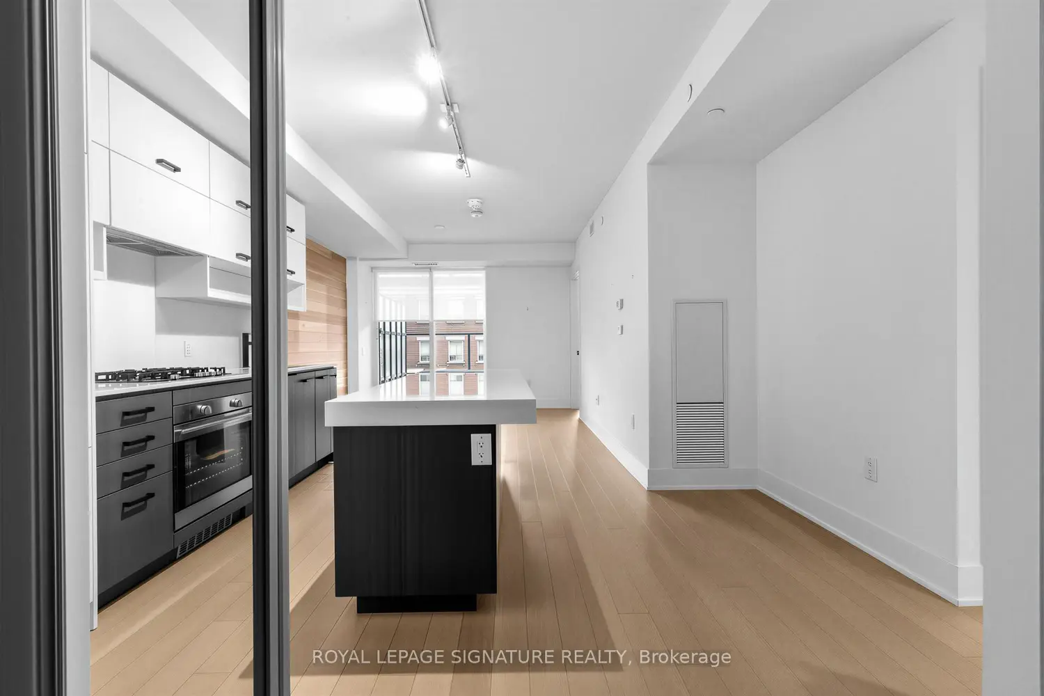 Additional image 5 of 1888 Queen Street 203