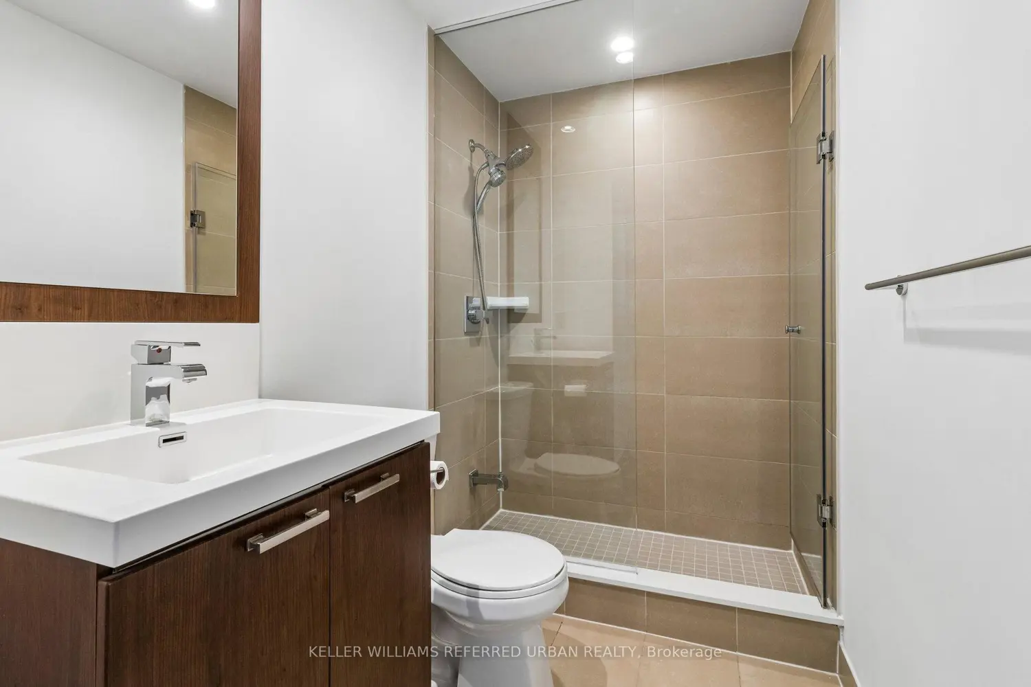 Additional image 8 of 120 Harrison Garden Boulevard 636