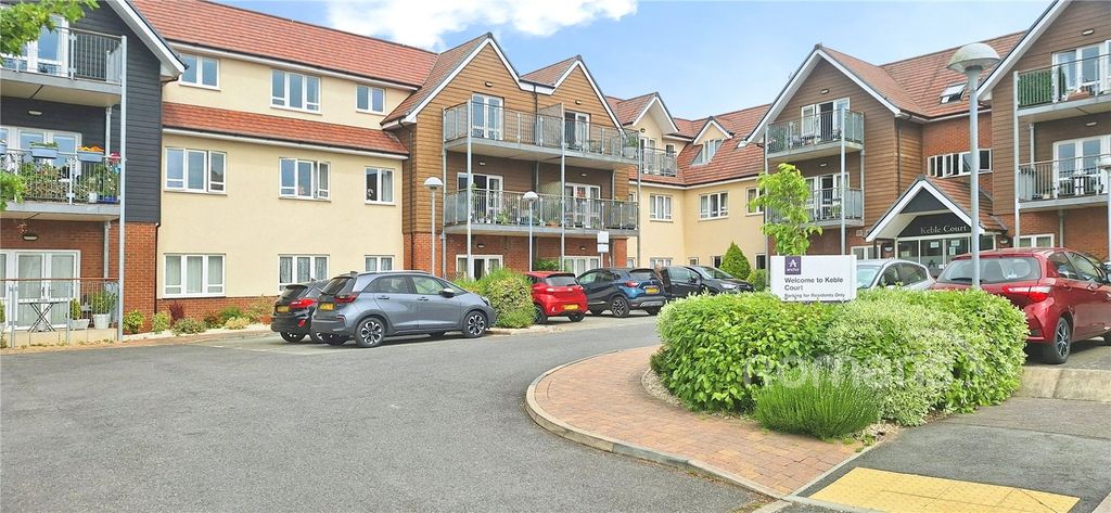 2 bed flat for saleKeble Court, Redfields Lane, Church Crookham GU52