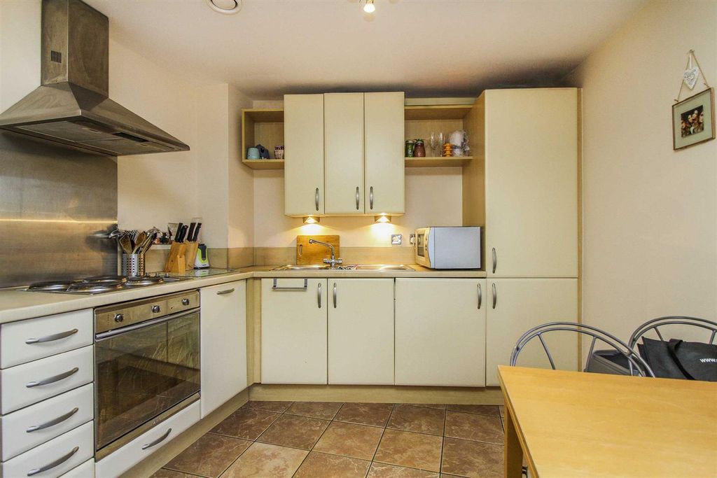 Additional image 3 of 2 bed flat for saleBaltic Quay, Mill Road, Gateshead NE8
