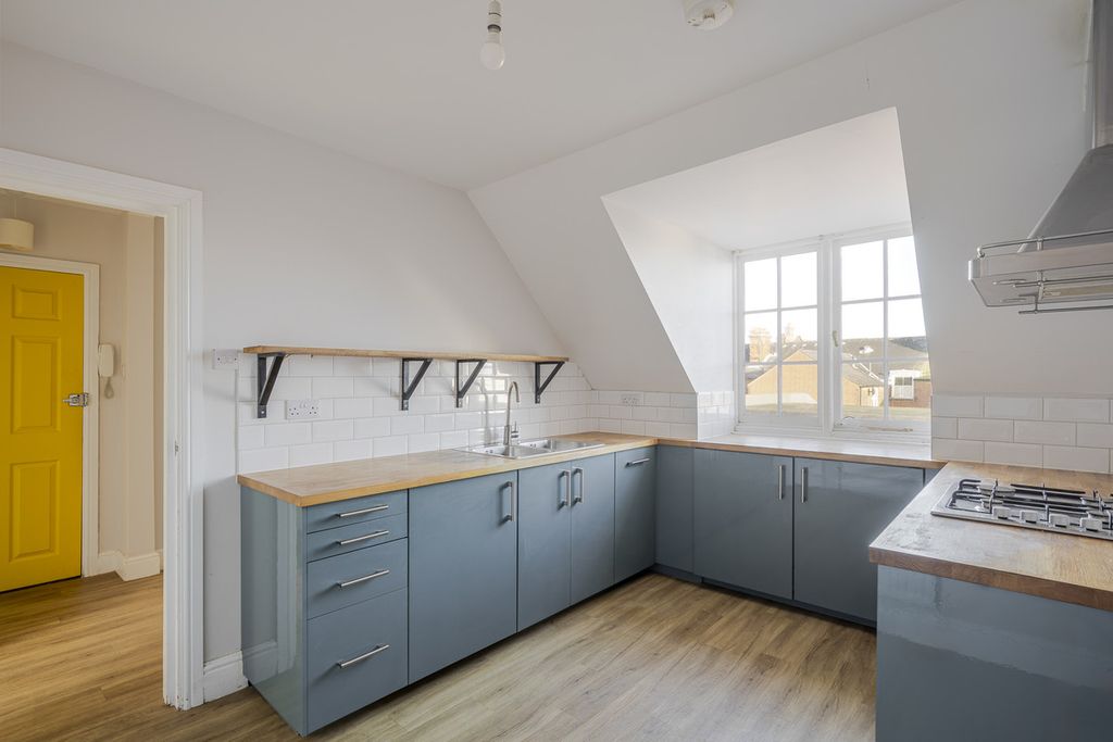 Additional image 3 of 2 bed flat for saleStanley Road, Felixstowe IP11