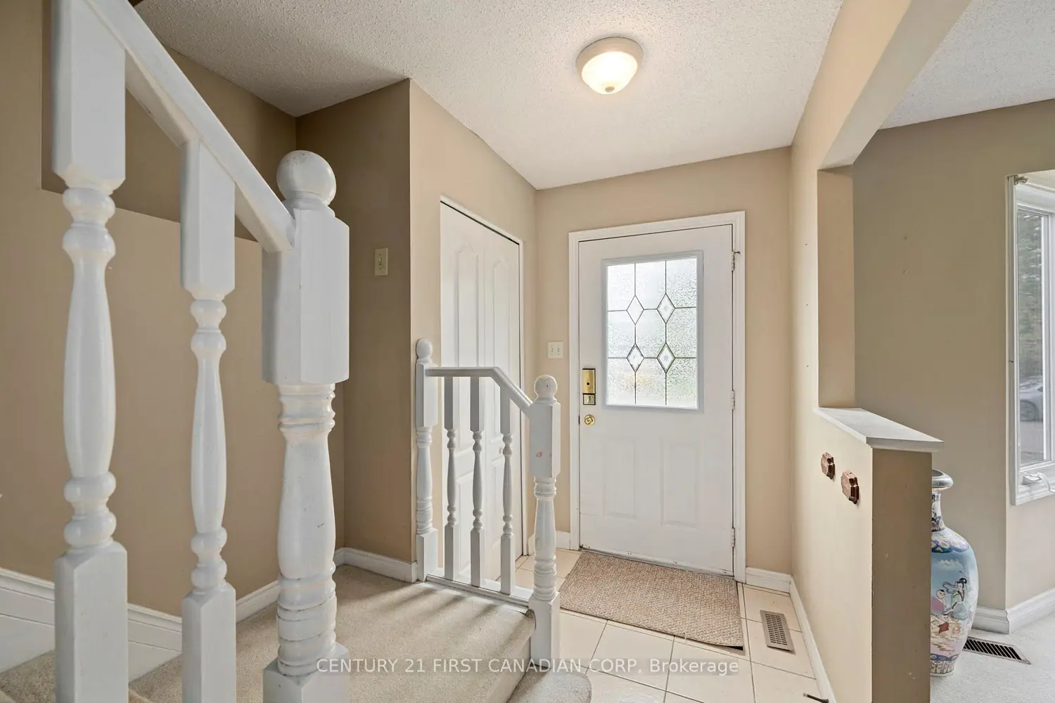 19 Clara Crescent photo 3