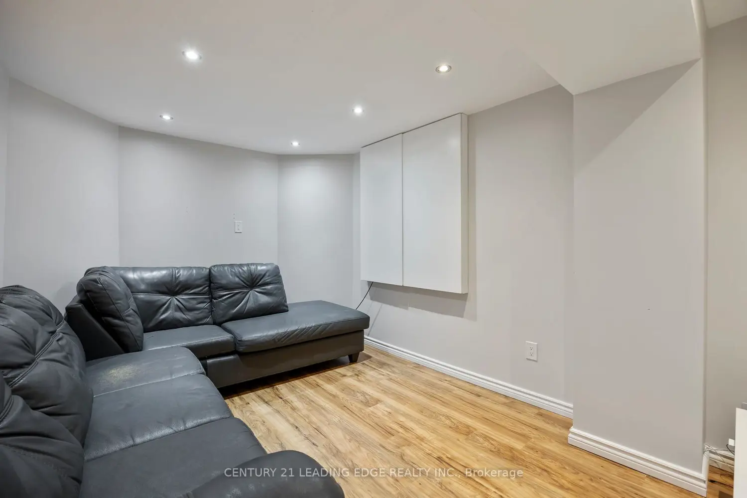 Additional image 16 of 114 Stonechurch Crescent