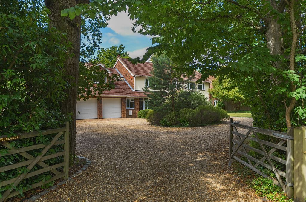 Additional image 7 of 6 bed detached house for saleGables Road, Church Crookham, Fleet, Hampshire GU52