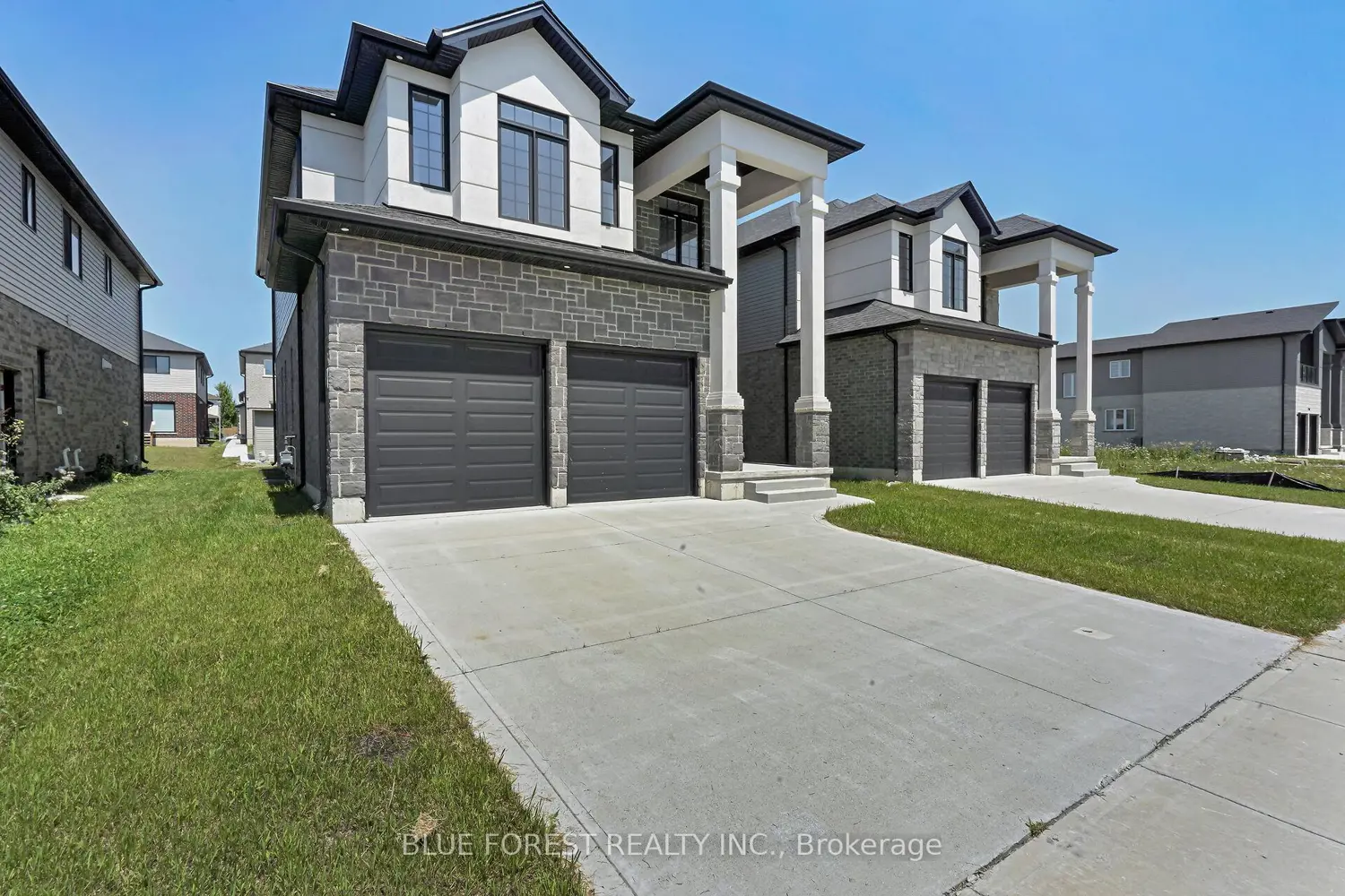 2916 Lemieux Walk photo 2