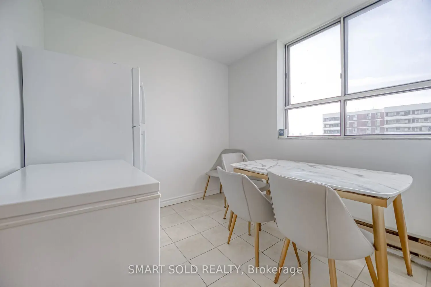 Additional image 9 of 10 Stonehill Court 1009