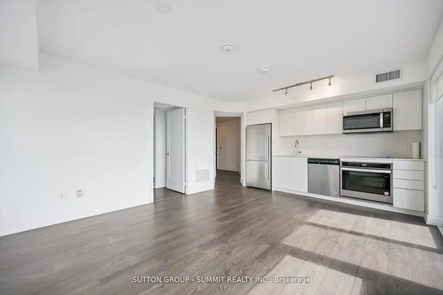 Additional image 9 of 5 Mabelle Avenue 1429