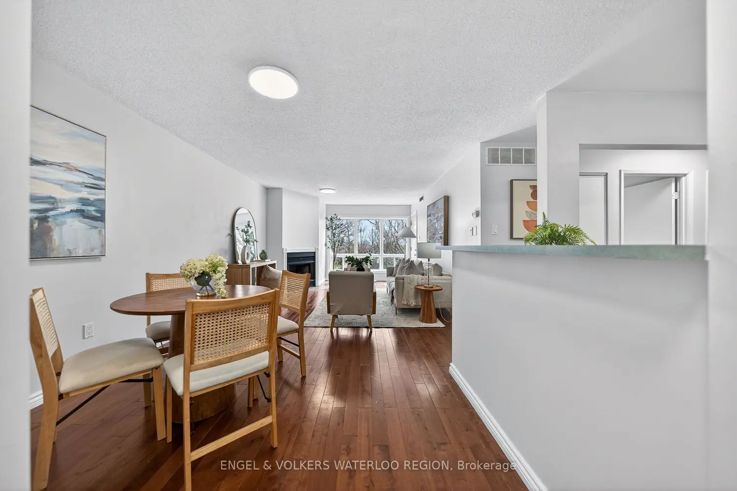 15 Hofstetter Avenue 406 photo 3