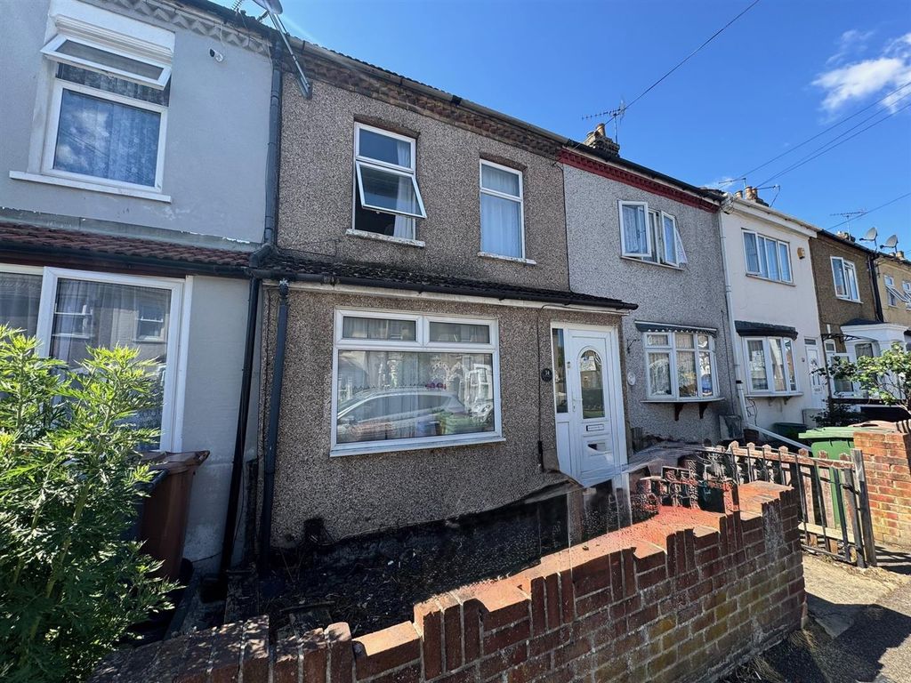 3 bed terraced house for saleGrove Road, Grays RM17